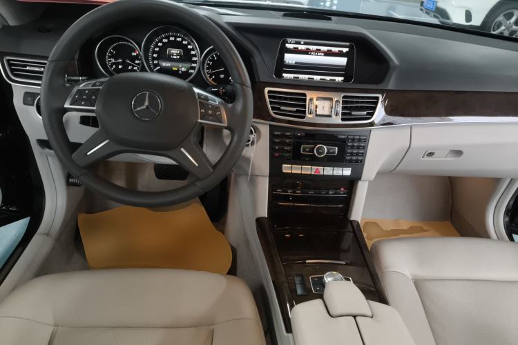 Used Mercedes-Benz E-Class 2014 E 260 L
