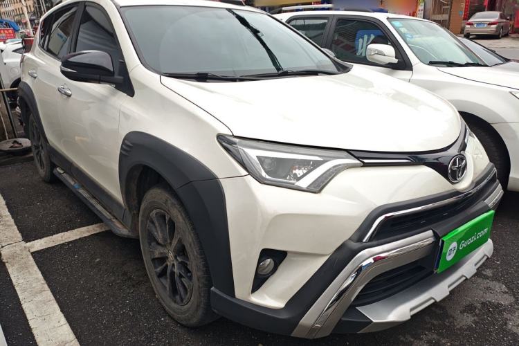 Used Toyota RAV4 2019 2.0L CVT Two-Wheel Drive Fashion X Limited Edition China VI Standard