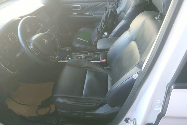 Used Mitsubishi Outlander 2019 2.0L Two-Wheel Drive Comfort Edition 5 Seats China VI Standard Left Front Seat