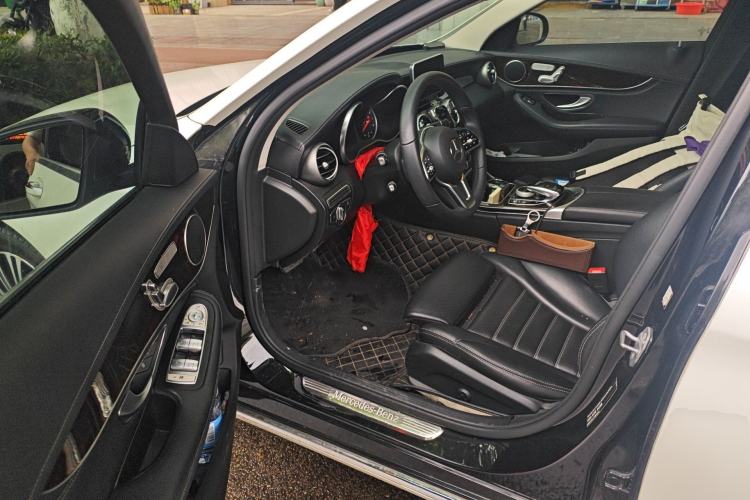 Used Mercedes-Benz C-Class 2017 Facelift C 200 L Sport Edition Driver Seat