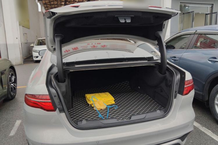 Used Jaguar XEL 2024 2.0T 250 PS R-DYNAMIC S Advanced Sport Edition
