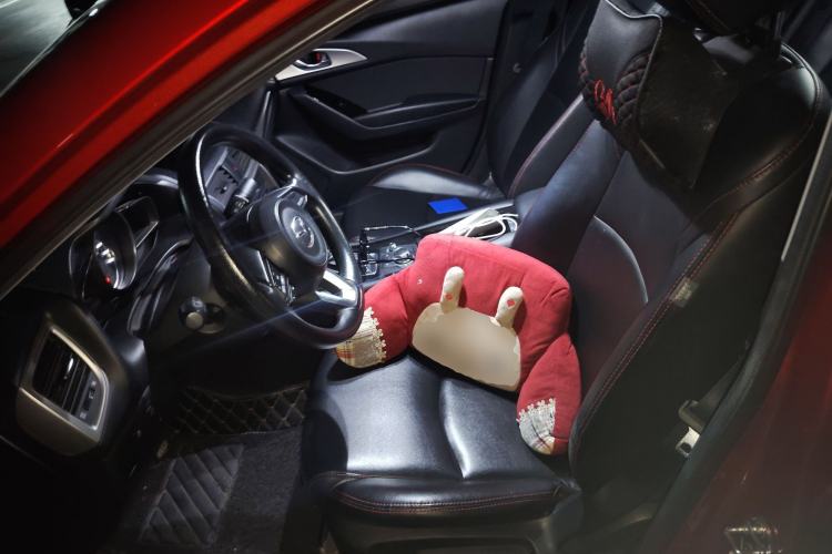 Used Mazda 3 Axela 2017 Sedan 1.5L Automatic Luxury Model China VI Standard
