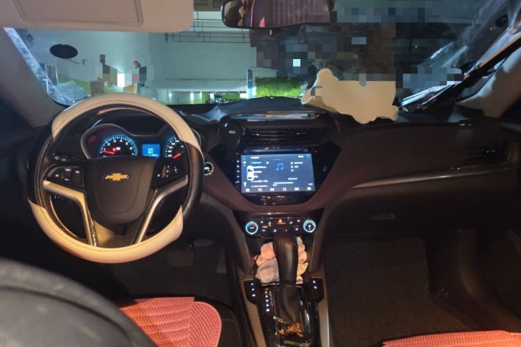 Used Chevrolet Malibu 2018 530T Automatic Fashion Edition Center Console