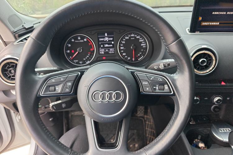 Used Audi A3 2020 Restyled Sportback 35 TFSI Entry-Level China VI Emission Standard Steering Wheel