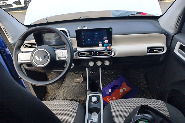 Used Wuling Hongguang MINIEV 2024 3rd Generation 170 km Center Console