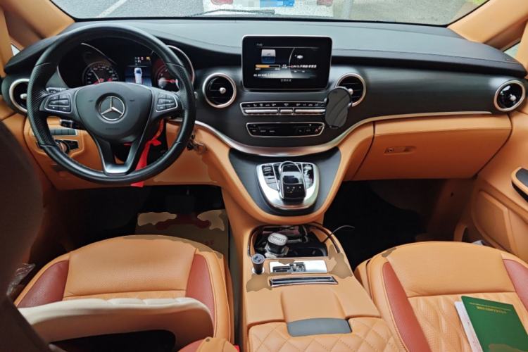 Used Mercedes-Benz V-Class  Center Console