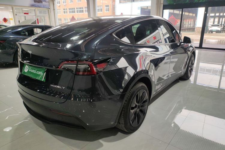 Used Tesla Model Y 2024 Long-Range All-Wheel-Drive Version
