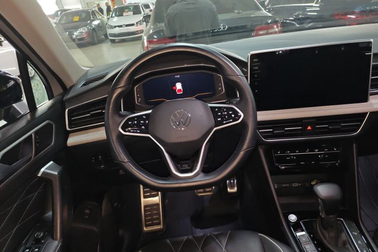 Used Volkswagen Tiguan L 2023 330TSI Automatic Two-Wheel Drive R-Line Enjoyment Edition
