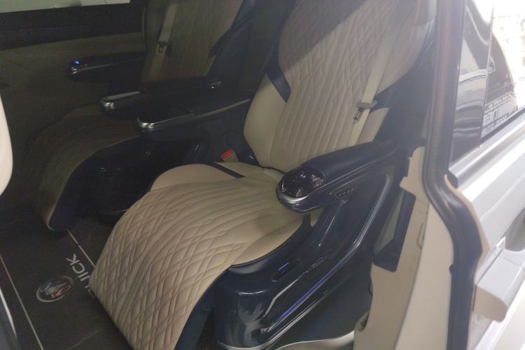 Used Buick GL8 2022 ES Landtrek 653T Comfort Edition