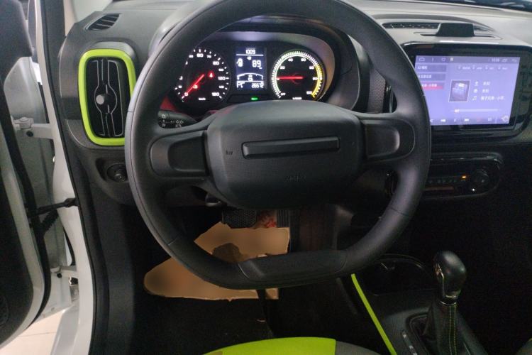 Used Roewe Clever 2021 302 km New Four-Seater Super-Efficient Version Steering Wheel