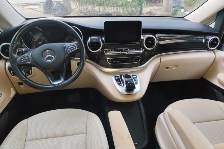 Used Mercedes-Benz V-Class 2018 V 260 Avantgarde Edition China V Center Console