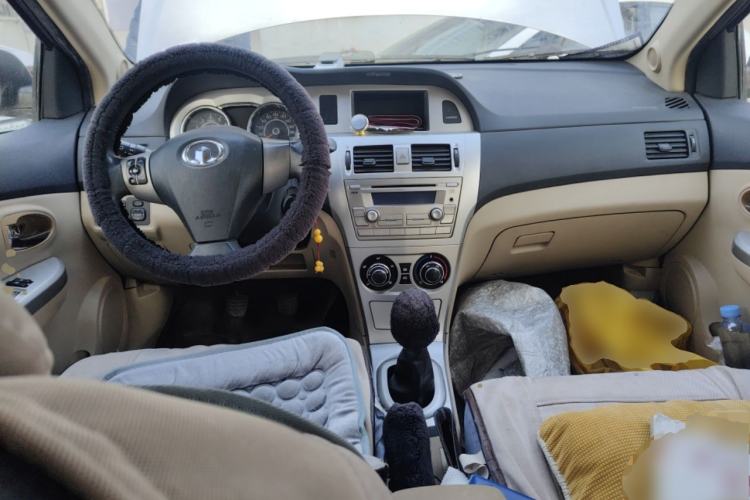 Used Great Wall C30 2010 1.5L Manual Luxury Edition Center Console