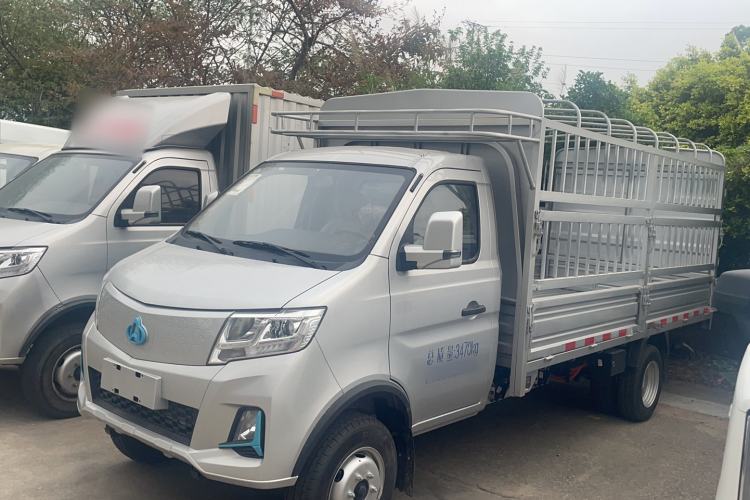 Used CHANGAN KUAYUE Wang X3 EV 2025 Model Luxury Single-Row Cage Transport Truck Exterior 5