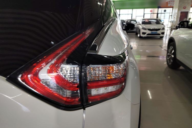 Used Nissan Murano 2019 2.5L XE Two-Wheel Drive Elite Version China VI Standard
