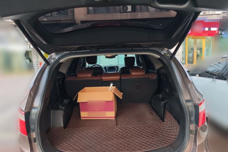 Used Hyundai Grand SantaFe 2013 3.0L 7-seat 4x4 Brown Interior Flagship Edition Trunk