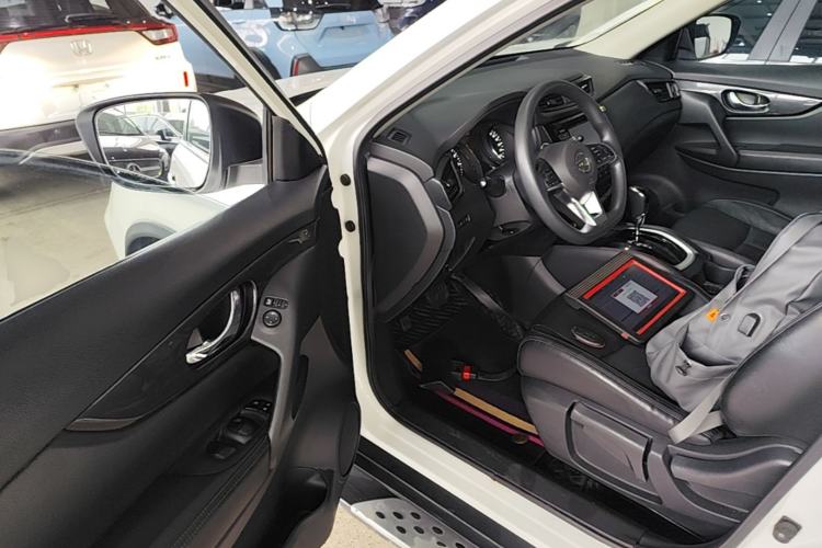 Used Nissan X-Trail 2017 2.0L CVT Comfort Edition 2WD Driver Seat