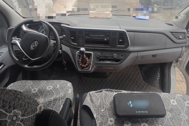 Used SAIC MAXUS Xintu V80 2021 2.0T PLUS Manual Commercial Vehicle Mid-Height 9-Seater with Three Rows
