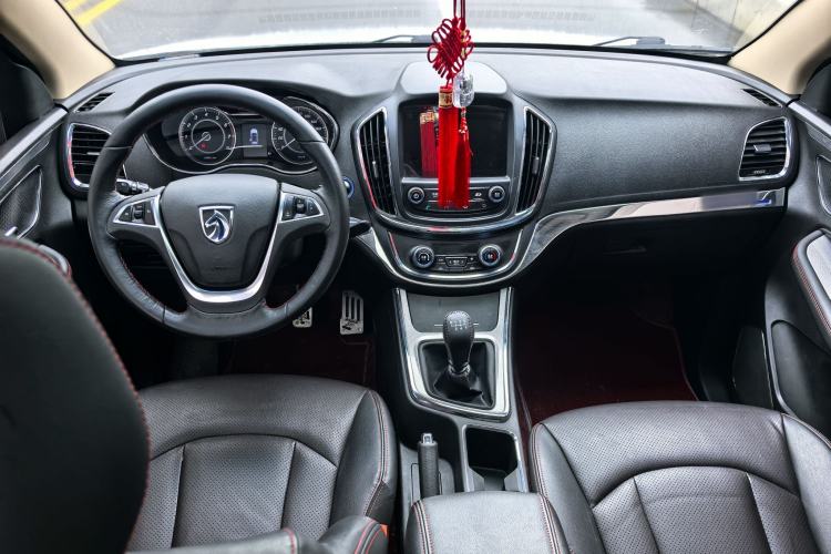Used Baojun 560 2016 1.8L Manual Luxury Edition

