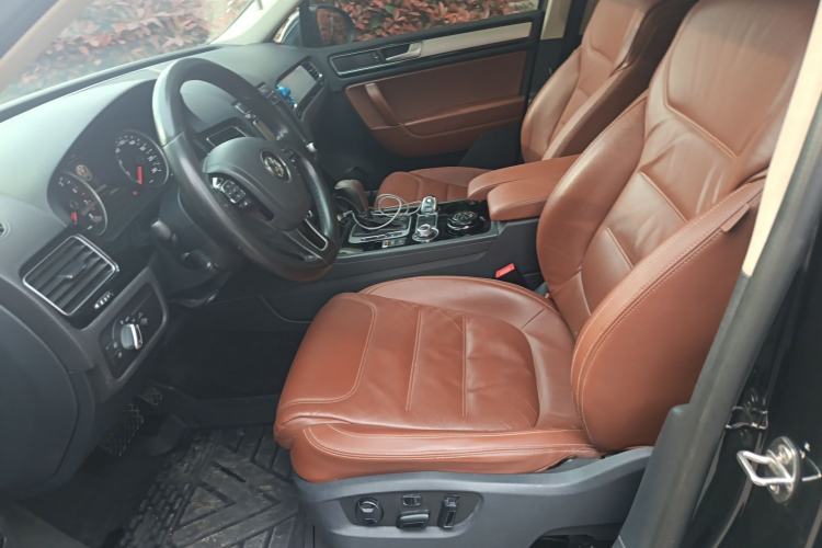 Used Volkswagen Touareg 2016 3.0 TSI Standard Version Left Front Seat