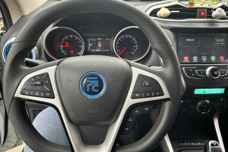 Used BYD Yuan New Energy 2018 EV360 Smart Connect Cool Edition Interior 6