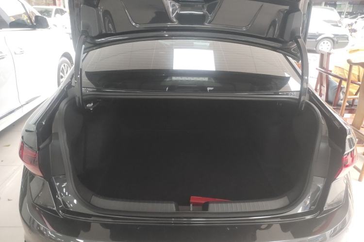 Used Volkswagen Sagitar 2025 300TSI DSG Excellence Edition Trunk