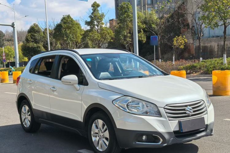 Used Suzuki S-Cross 2015 1.6L CVT Two-Wheel Drive Entry-Level Trim
