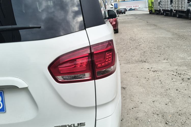 Used SAIC MAXUS G10 2016 2.0T Automatic Luxury Executive Edition Right Rear Taillight