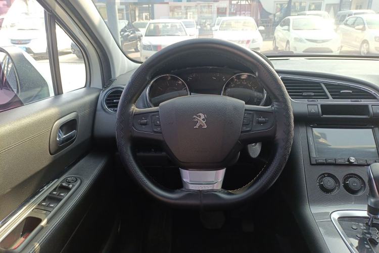 Used Peugeot 3008 2016 1.6THP Automatic Classic Edition Steering Wheel