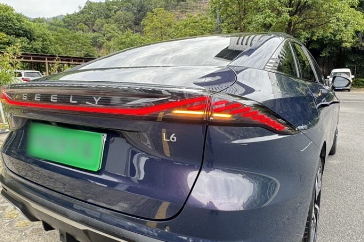 Used Geely Galaxy L6 2023 125km Starship
