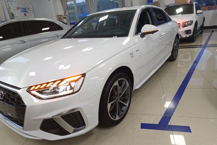 Used Audi A4L 2025 2 Million Units Enjoyment Version 40 TFSI Stylish and Dynamic Type Left Front Headlight