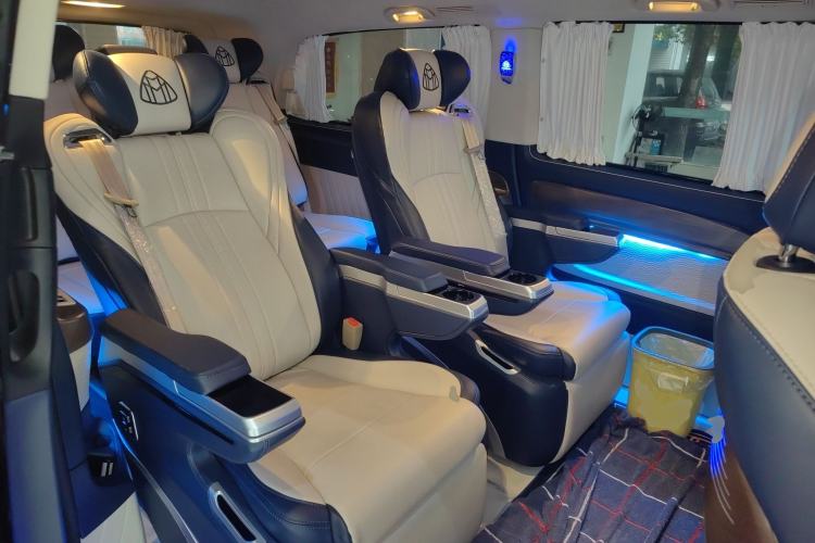 Used Mercedes-Benz Vito 2023 2.0T Elite Version 7 Seats Left Rear Seat