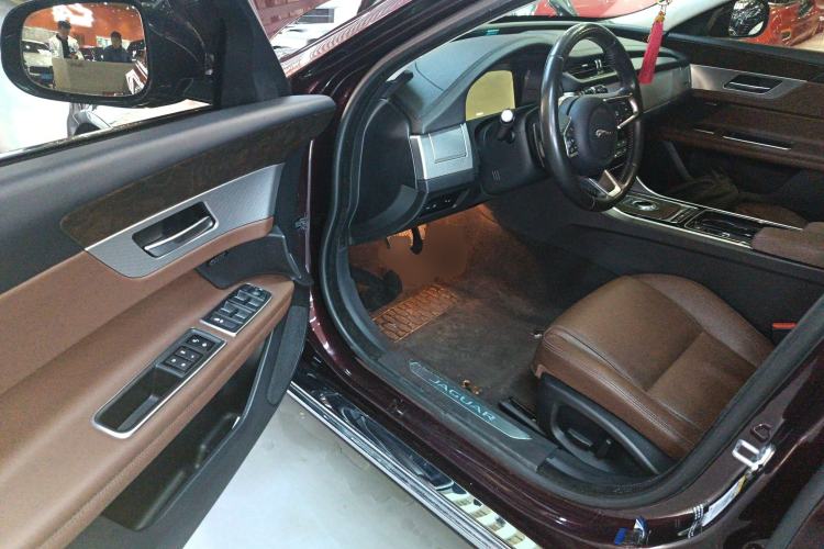 Used Jaguar XFL 2018 XFL 2.0T 250 PS Luxury Edition Driver Seat