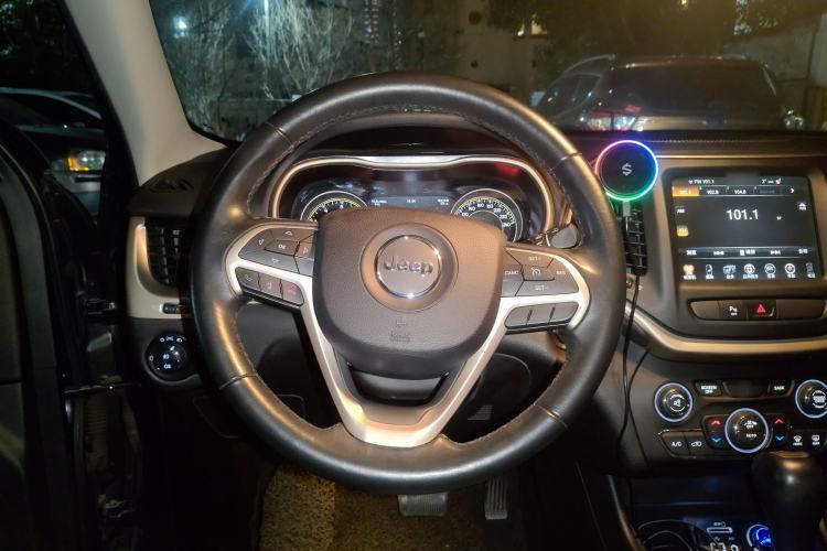 Used Jeep Cherokee 2016 2.0L Superior Edition
