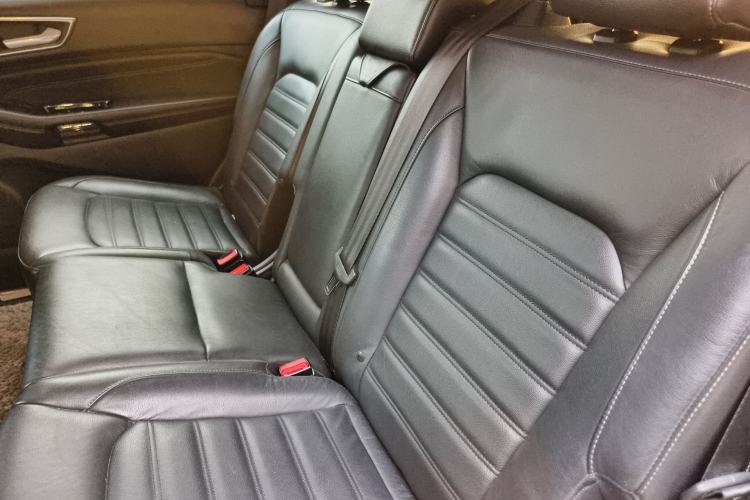 Used Ford Edge 2015 2.0T GTDi Two-Wheel-Drive High-Line Version Left Rear Seat