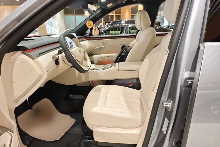 Used ONVO Luxeed L90 2025 Model—Ultra Six-Seater Version