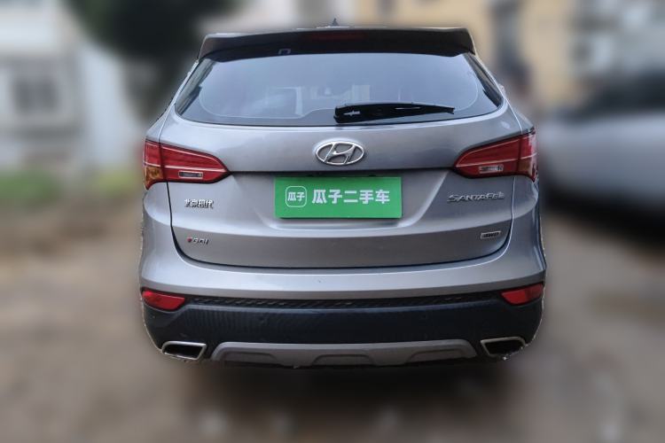 Used Hyundai Santa Fe 2013 2.0T Automatic All-Wheel Drive Top Trim Rear