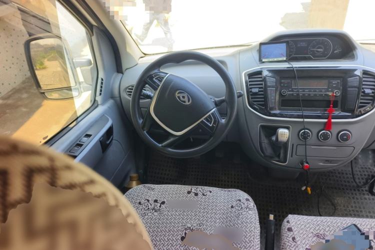 Used SAIC MAXUS Xintu V80 2019 2.5T Classic Model 6-Speed Manual – Aoyuntong Modified Version Short Wheelbase Ultra-Low Roof 5/6 Seats