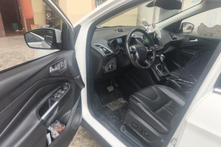 Used Ford Kuga 2015 2.0L GTDi Four-Wheel-Drive Sport Model
