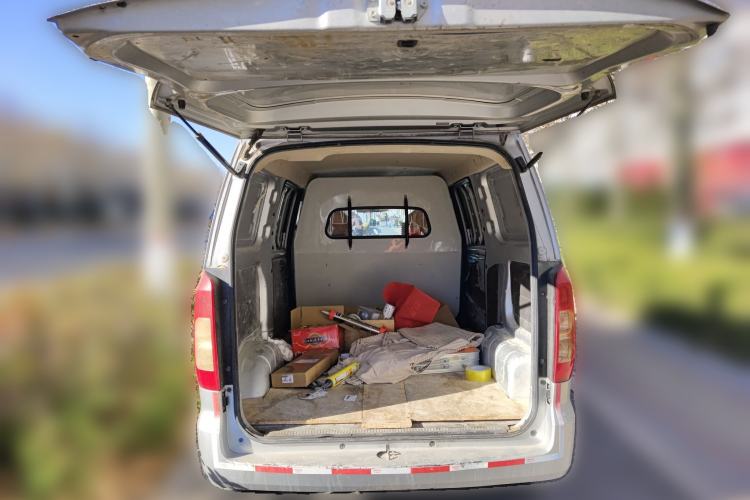 Used Wuling Hongguang V 2019 1.5L Jingqu Edition Sealed-Window Vehicle China VI LAR