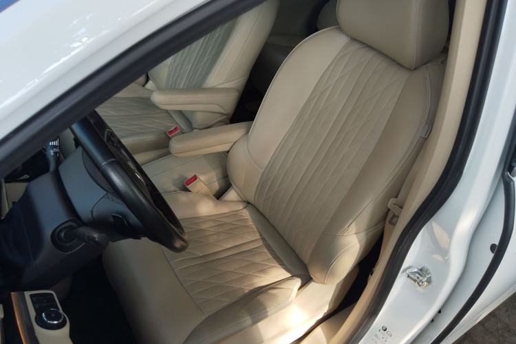 Used Buick GL8 2023 Facelifted Land Cruiser Executive Luxury Version
