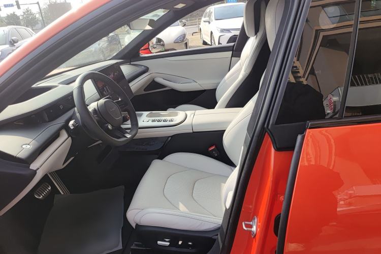 Used Xiaomi Auto SU7 2024 Four-Wheel Drive Ultra-Long Range Advanced Intelligent Driving Max Edition