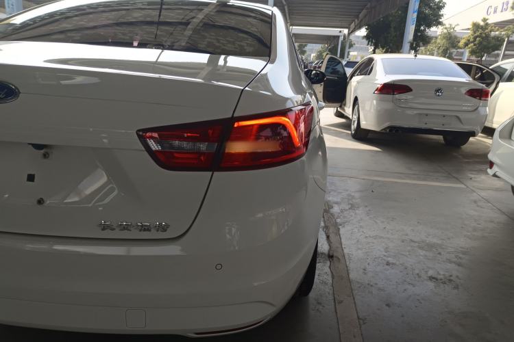 Used Ford Escort 2015 1.5L Automatic Comfort Edition
