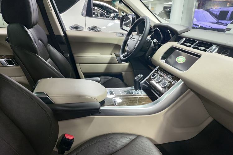 Used Land Rover Range Sport 2017 3.0 SC V6 HSE Interior 8