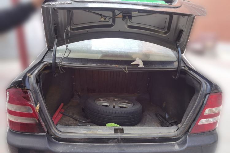 Used Geely Auto Liberty Ship 2012 1.3L Manual Fashion II Trunk