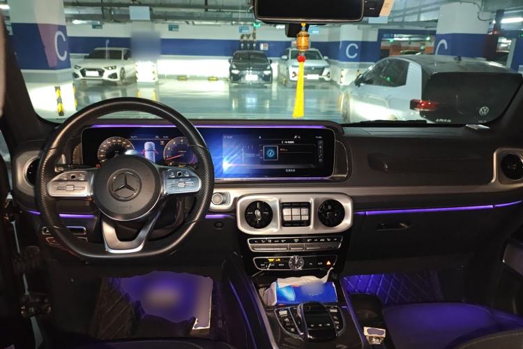 Used Mercedes-Benz G-Class 2019 G 500 Center Console