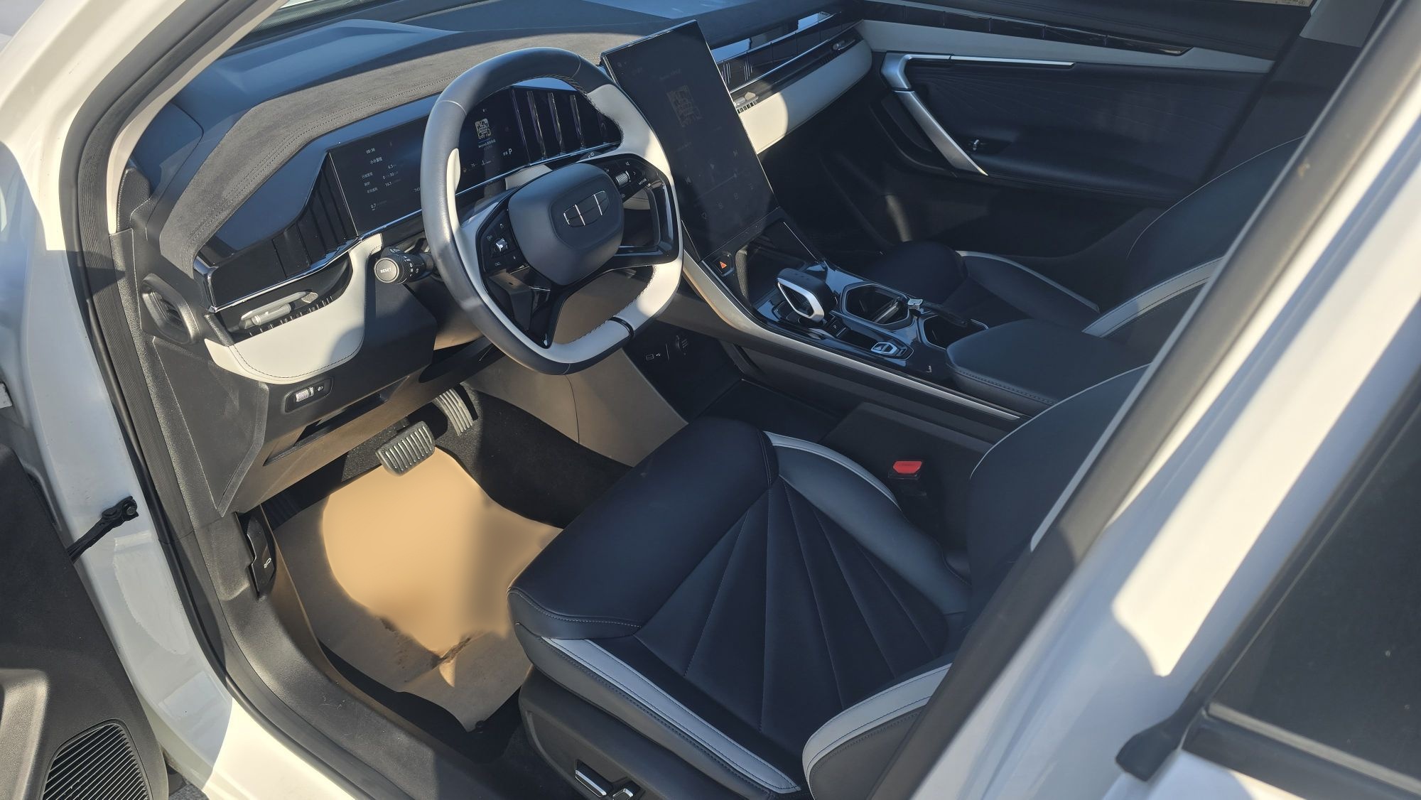 Geely Auto FX11 2023 1.5TD DCT Glory Edition — снимка 16
