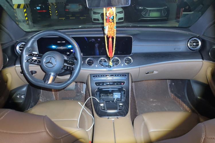 Used Mercedes-Benz E-Class New Energy 2022 E 350 e L Plug-in Hybrid Sports Sedan
