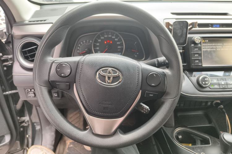 Used Toyota RAV4 2016 2.0L CVT Two-Wheel Drive Fashion Edition China V Standard