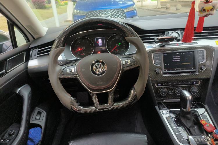 Used Volkswagen Variant 2017 380TSI Two-Wheel Drive Comfort Edition
