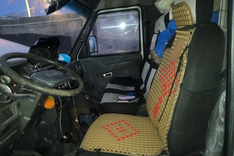 Used Iveco Daily 2014 2.5T-A35 NJ6484ACM47Z4